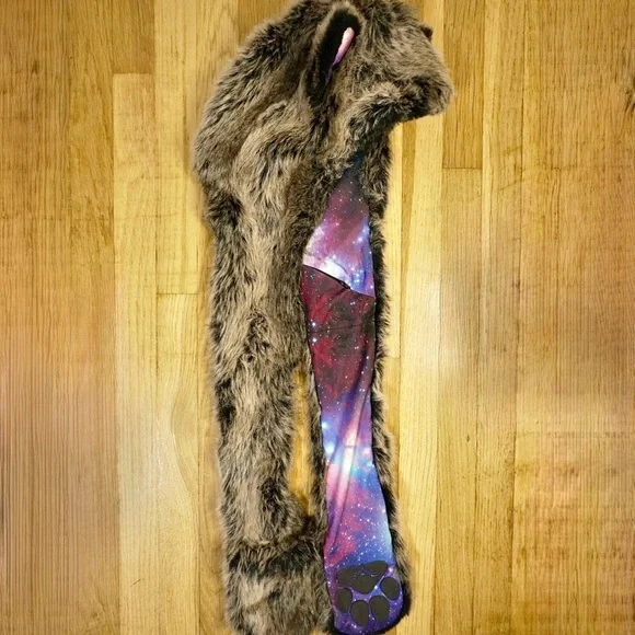 SPIRITHOODS - Grey Wolf Galaxy Collector Edition Faux Fur Animal Hat - Picture 3 of 4